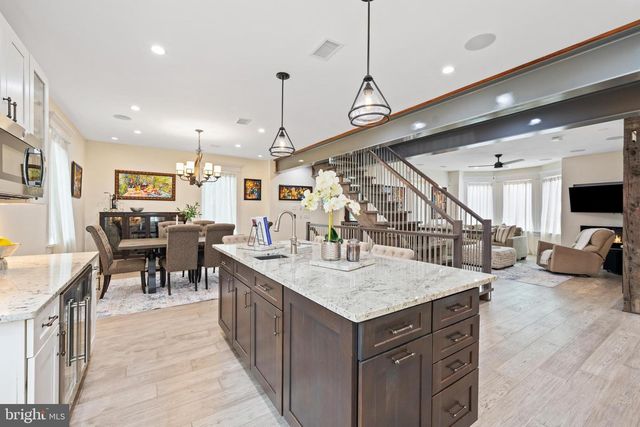 10 LAUREL AVE, Kingston, NJ 08528