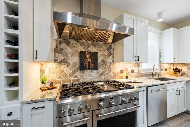 10 LAUREL AVE, Kingston, NJ 08528