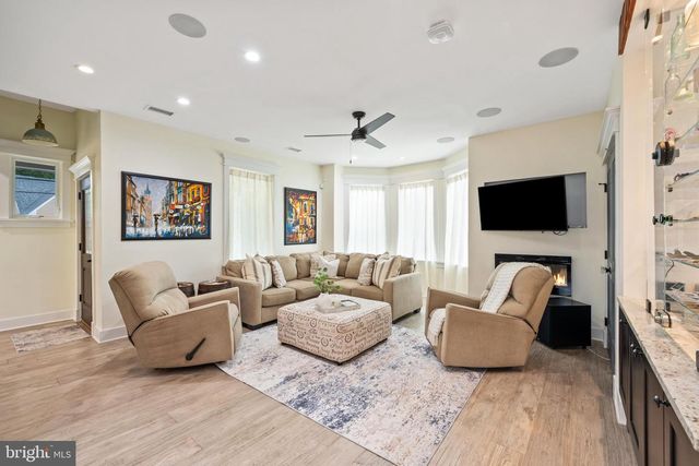 10 LAUREL AVE, Kingston, NJ 08528