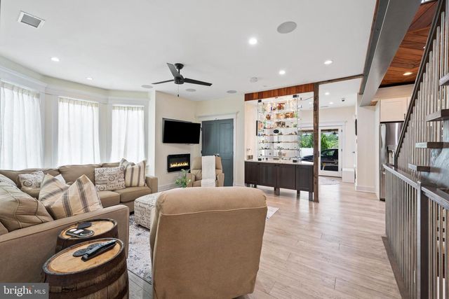 10 LAUREL AVE, Kingston, NJ 08528
