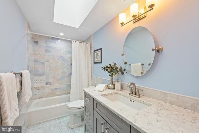 10 LAUREL AVE, Kingston, NJ 08528