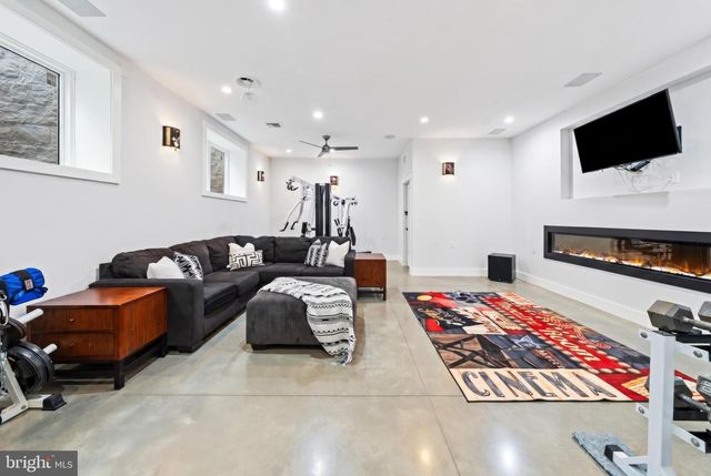 10 LAUREL AVE, Kingston, NJ 08528