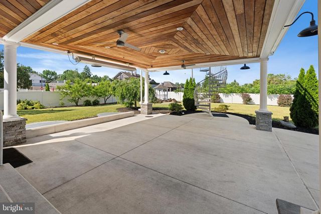 10 LAUREL AVE, Kingston, NJ 08528