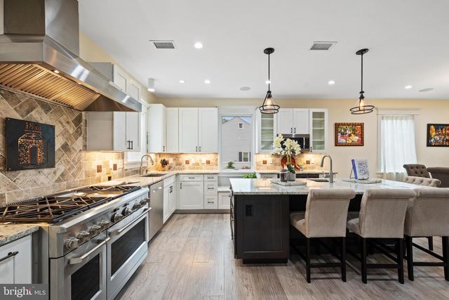 10 LAUREL AVE, Kingston, NJ 08528