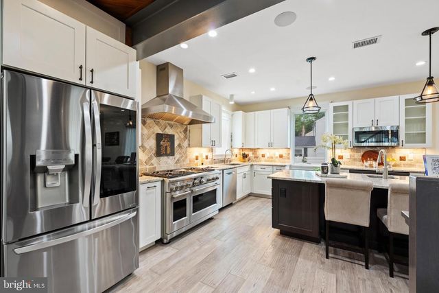 10 LAUREL AVE, Kingston, NJ 08528