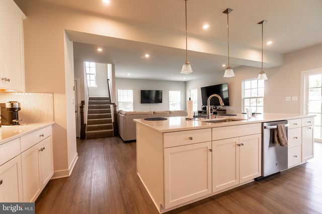 49 WINIFRED DR, Hanover, PA 17331