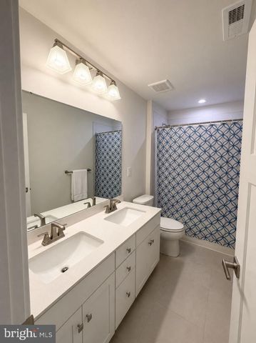 49 WINIFRED DR, Hanover, PA 17331