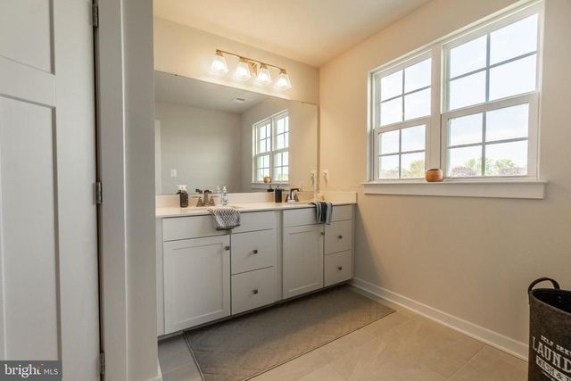 49 WINIFRED DR, Hanover, PA 17331