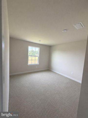 49 WINIFRED DR, Hanover, PA 17331