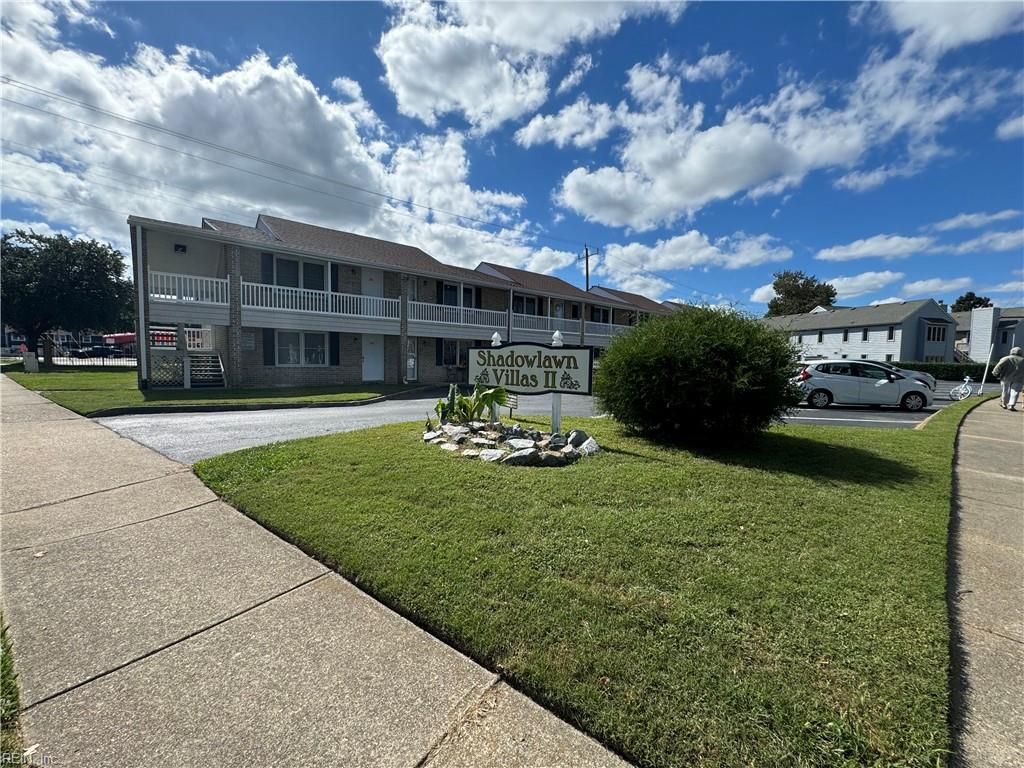 598 Pinewood Dr Apt 106, Virginia Beach, VA 23451