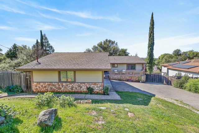 3817 Los Santos Dr, Cameron Park, CA 95682