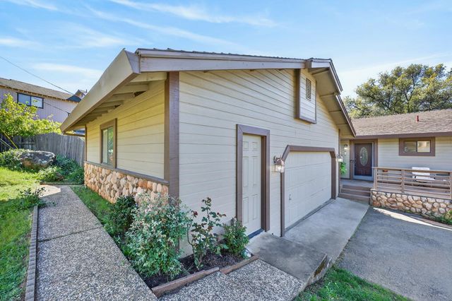 3817 Los Santos Dr, Cameron Park, CA 95682