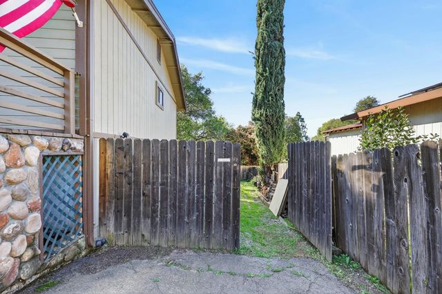 3817 Los Santos Dr, Cameron Park, CA 95682