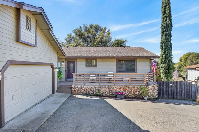 3817 Los Santos Dr, Cameron Park, CA 95682