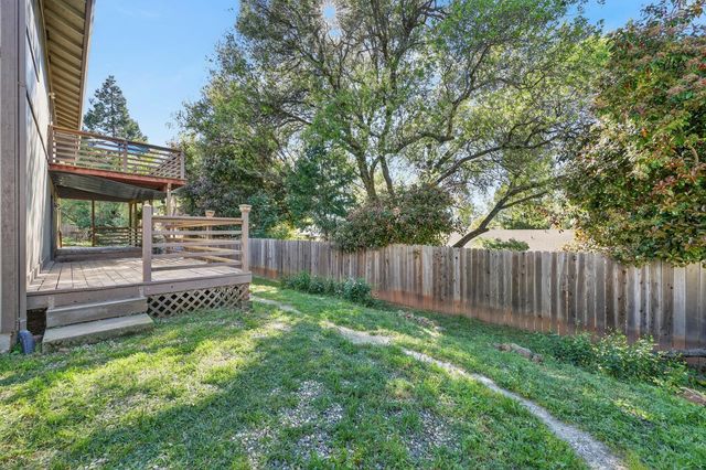 3817 Los Santos Dr, Cameron Park, CA 95682