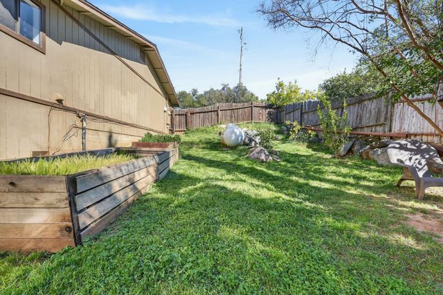 3817 Los Santos Dr, Cameron Park, CA 95682