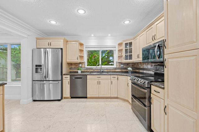 5790 NE 20th Terrace, Fort Lauderdale, FL 33308
