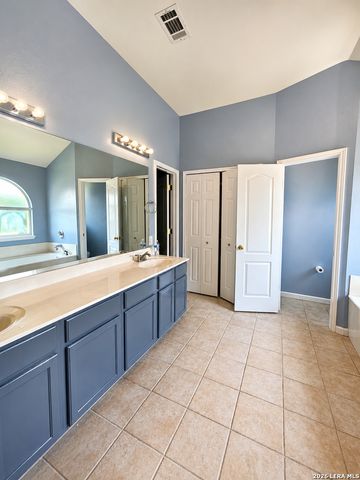 224 CORSICA DR, Cibolo, TX 78108