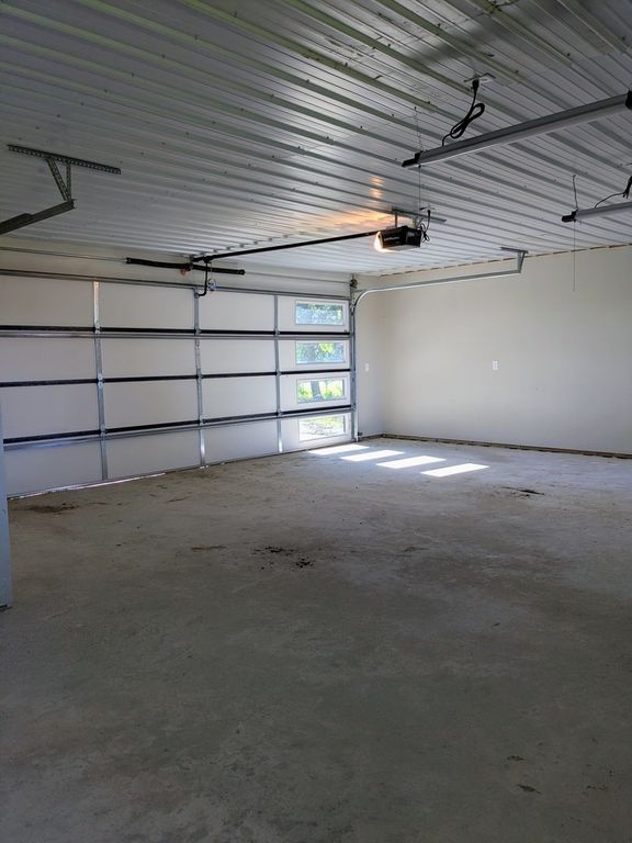 Image 20 of property listing at 521 Dewolf Street, Odin, IL 62870
