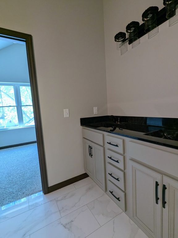 Image 10 of property listing at 521 Dewolf Street, Odin, IL 62870