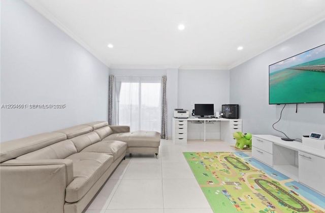 440 E 23rd St 1310, Hialeah, FL 33013