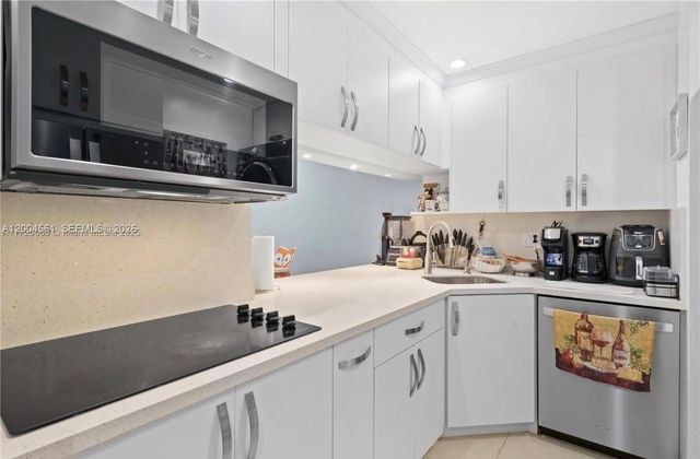 440 E 23rd St 1310, Hialeah, FL 33013