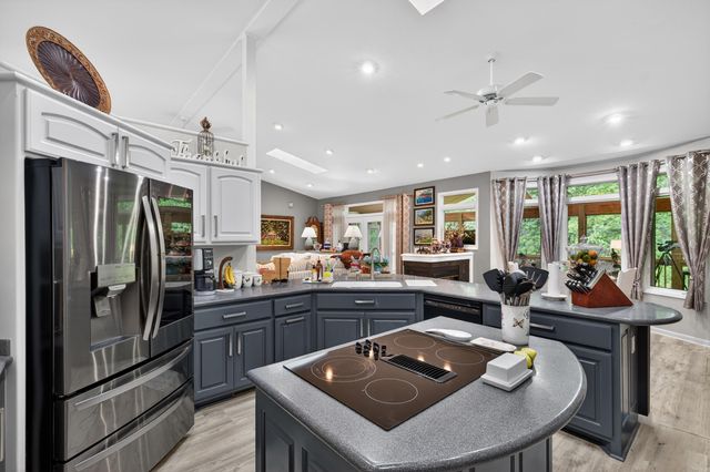 65 Loyola Drive, Hot Springs Village, AR 71909