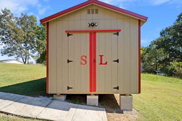 589 Broyles Rd, Spring City, TN 37381