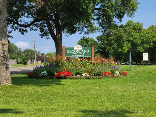 8273 Scott Avenue N, Brooklyn Park, MN 55443