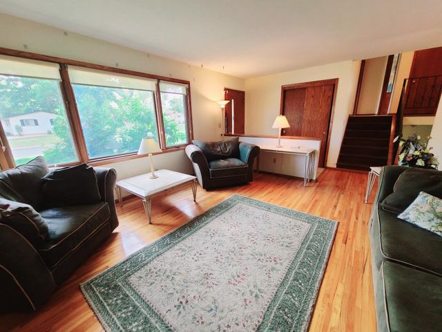8273 Scott Avenue N, Brooklyn Park, MN 55443
