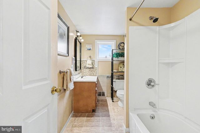 301 W 2ND ST, Hummelstown, PA 17036