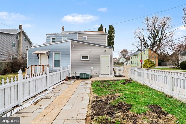 301 W 2ND ST, Hummelstown, PA 17036