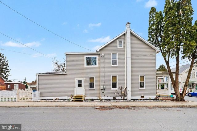 301 W 2ND ST, Hummelstown, PA 17036