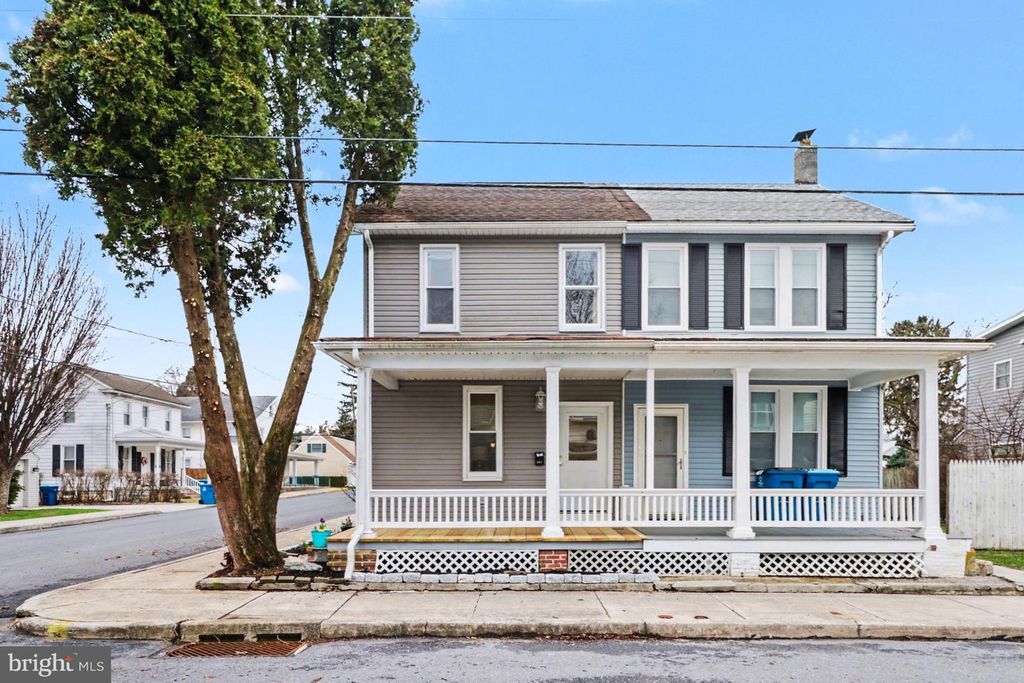 301 W 2ND ST, Hummelstown, PA 17036