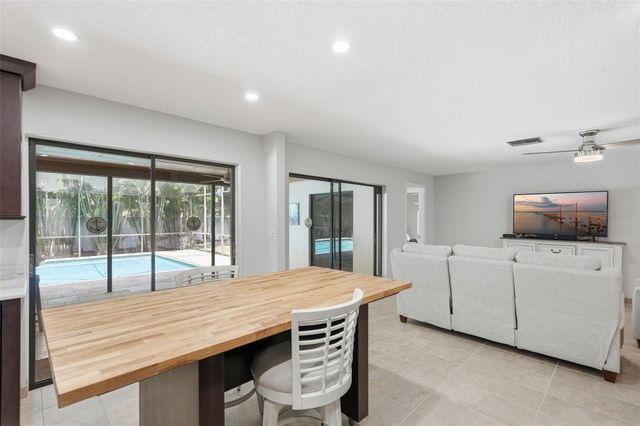 707 KNOLLWOOD DRIVE, Largo, FL 33770