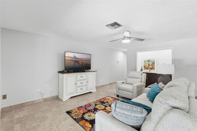 707 KNOLLWOOD DRIVE, Largo, FL 33770