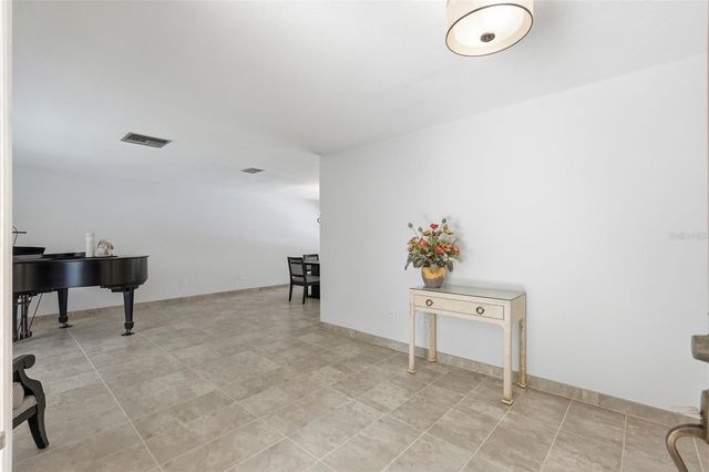 707 KNOLLWOOD DRIVE, Largo, FL 33770
