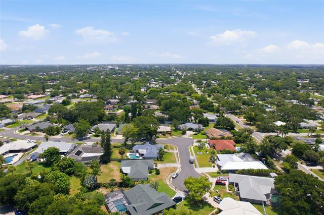 707 KNOLLWOOD DRIVE, Largo, FL 33770