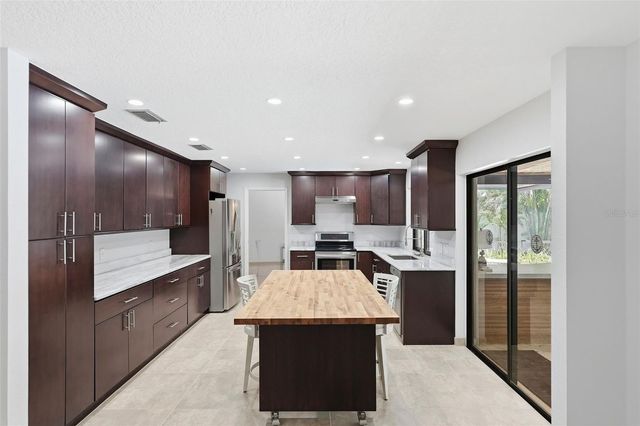 707 KNOLLWOOD DRIVE, Largo, FL 33770