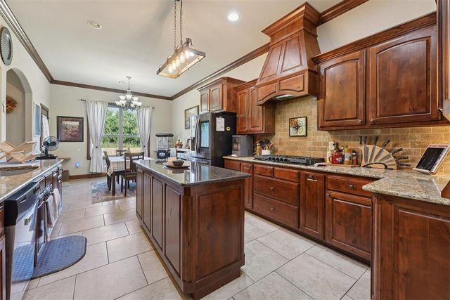 2901 Morgan Trace Road, Yukon, OK 73099