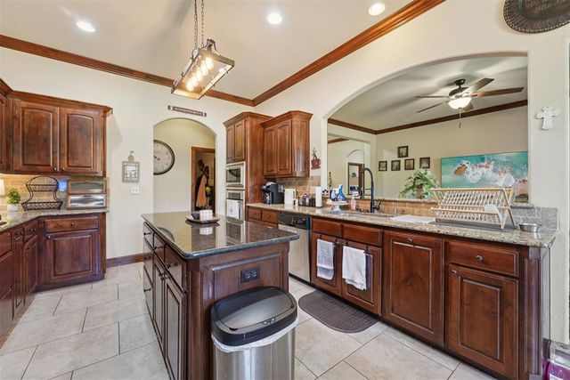 2901 Morgan Trace Road, Yukon, OK 73099