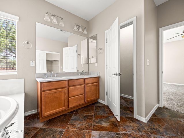 28623 N 26th Drive, Phoenix, AZ 85085