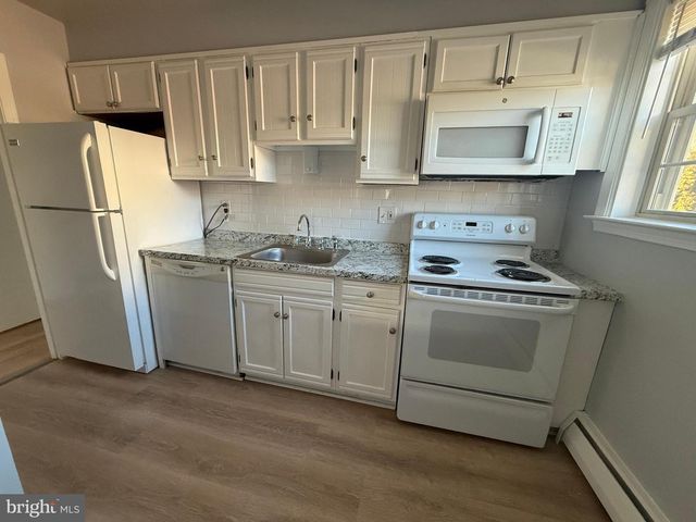 27 WALLINGFORD AVE, Wallingford, PA 19086