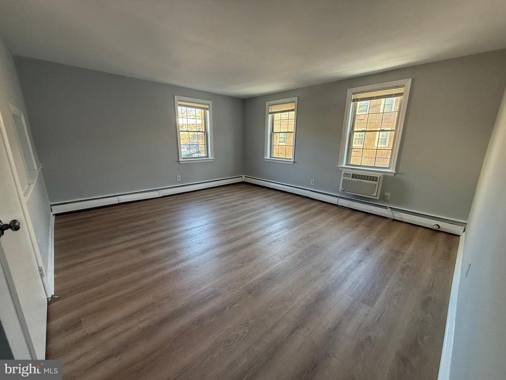 27 WALLINGFORD AVE, Wallingford, PA 19086