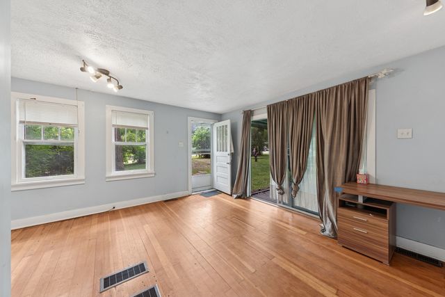 38554 N Lincoln Avenue, Spring Grove, IL 60081