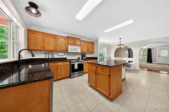 9314 Flicker Lane, Hillsboro, MO 63050