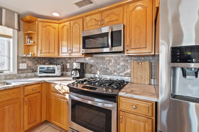605 Ocean Blvd Apt 1, Hampton, NH 03842