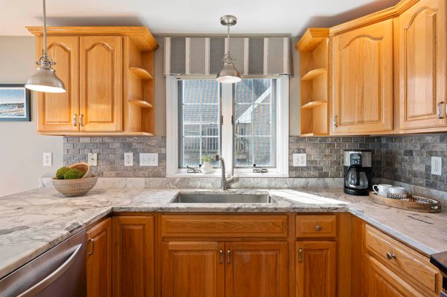 605 Ocean Blvd Apt 1, Hampton, NH 03842