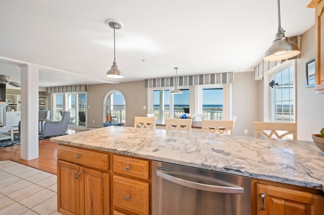 605 Ocean Blvd Apt 1, Hampton, NH 03842