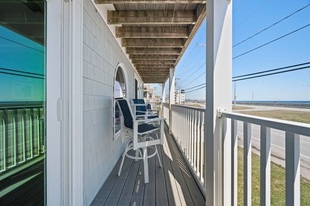 605 Ocean Blvd Apt 1, Hampton, NH 03842